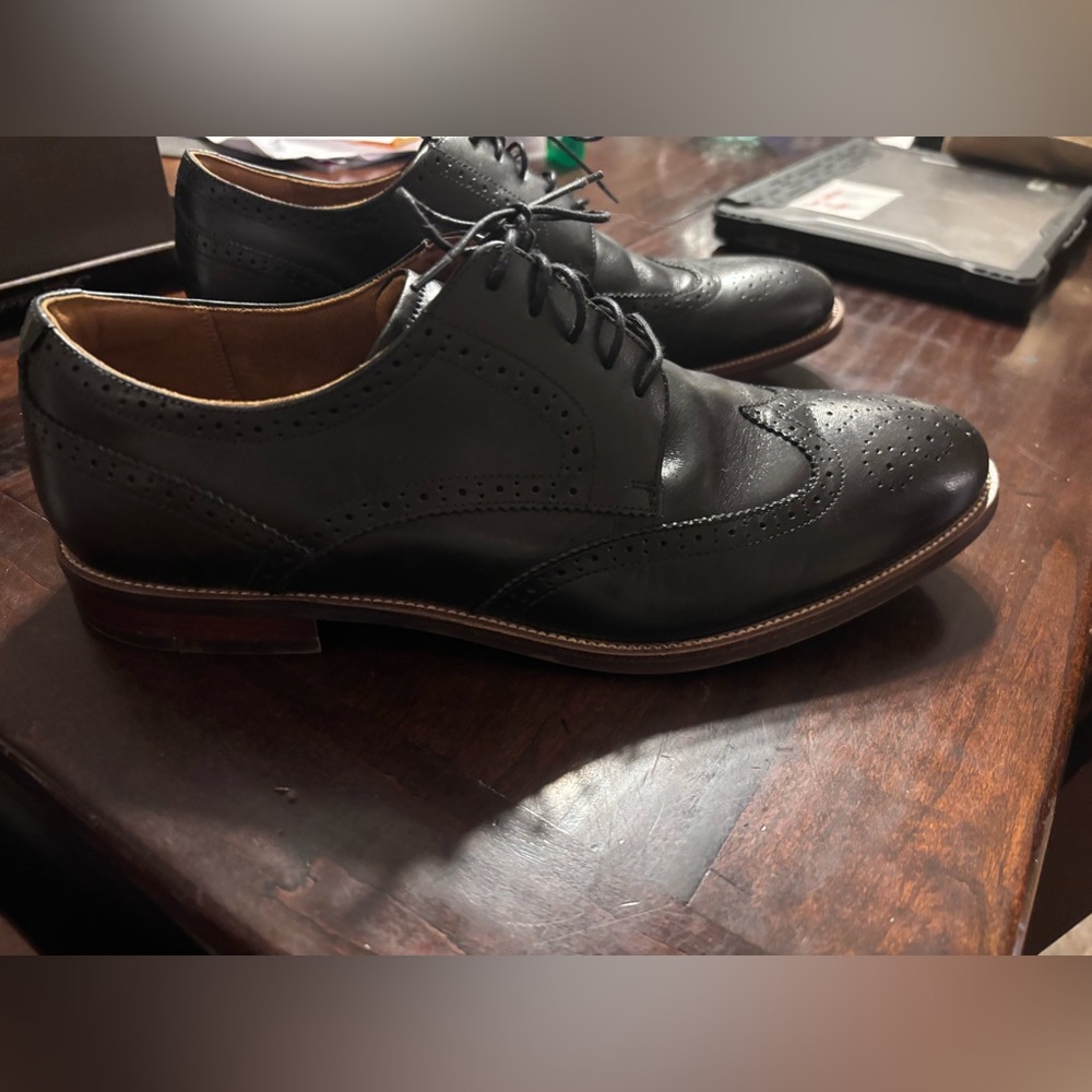 Florsheim black leather Wingtips - Picture 2 of 5
